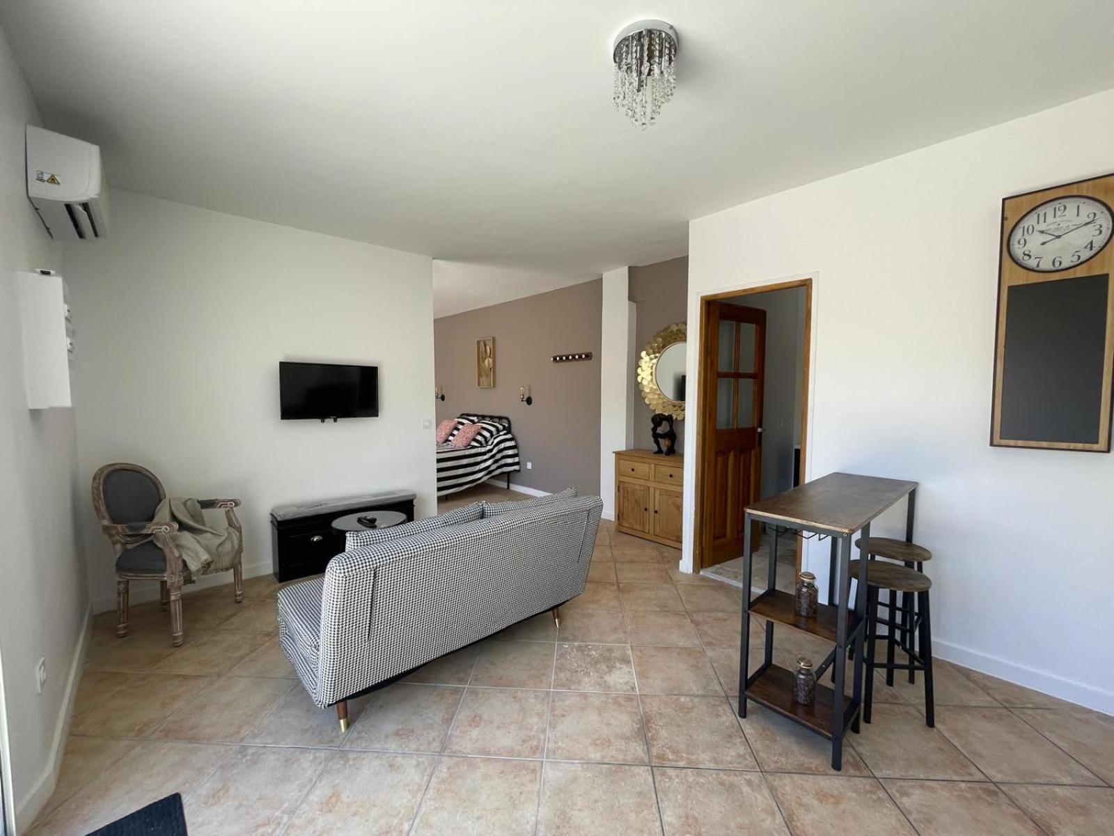 La Casa Bella Aparthotel Gignac-la-Nerthe ภายนอก รูปภาพ
