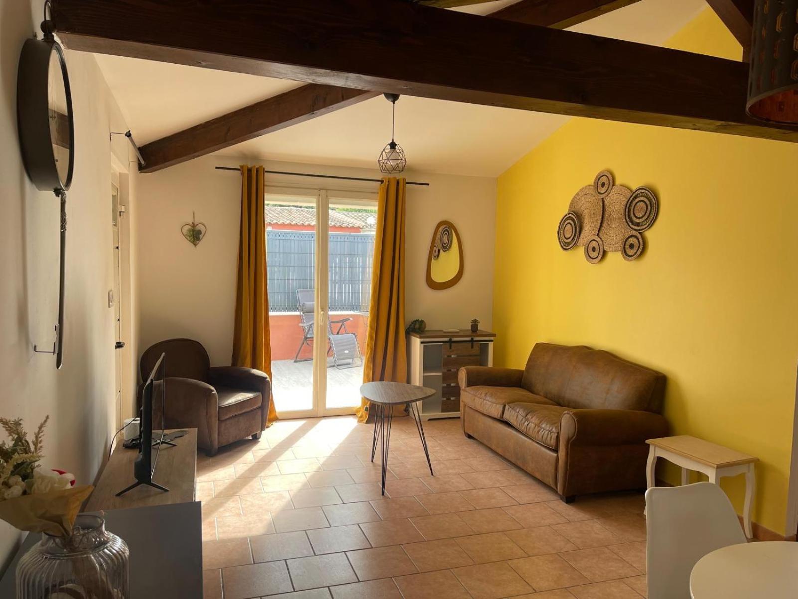 La Casa Bella Aparthotel Gignac-la-Nerthe ภายนอก รูปภาพ